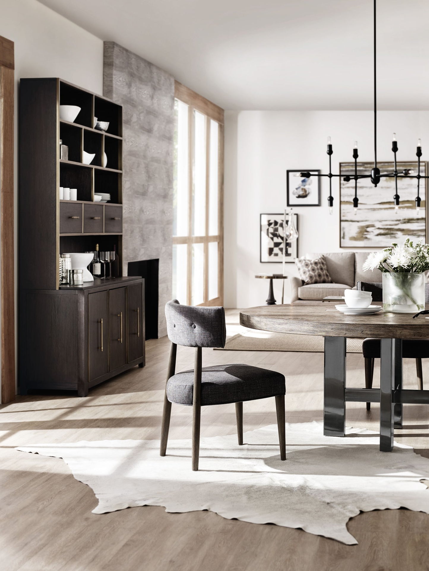 Curata - 72" Round Dining Table