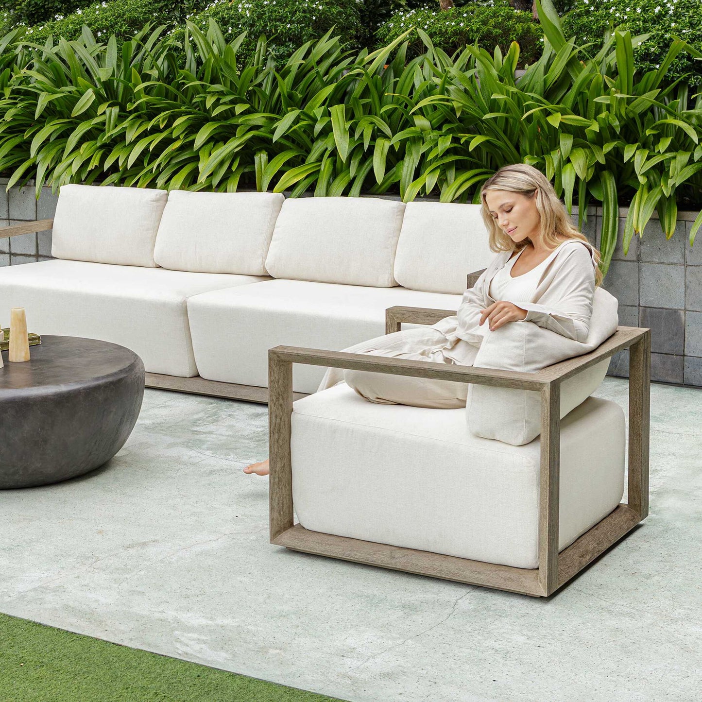 Remsen - Outdoor Lounge Chair - Dark Gray / White