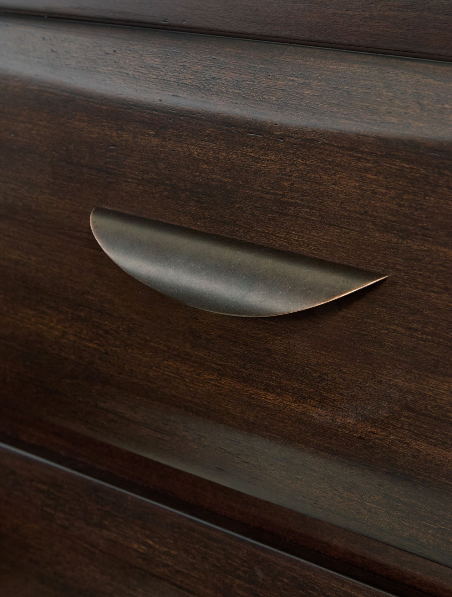 Vanmore - Five Drawer Chest - Dark Brown