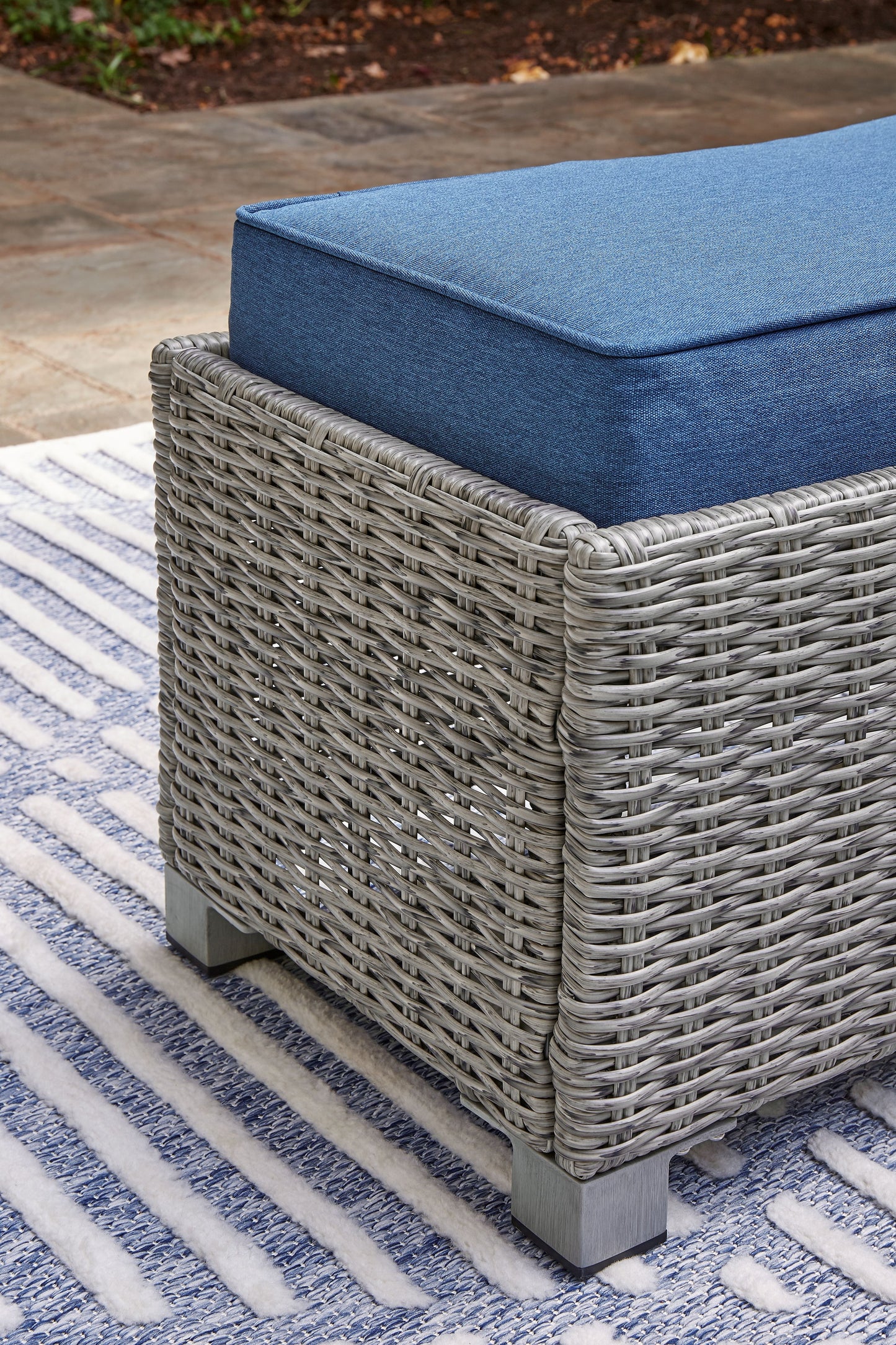 Naples Beach - Bench with Cushion - Light Gray