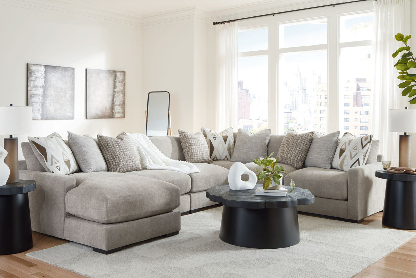 Aslan Court - Sectional
