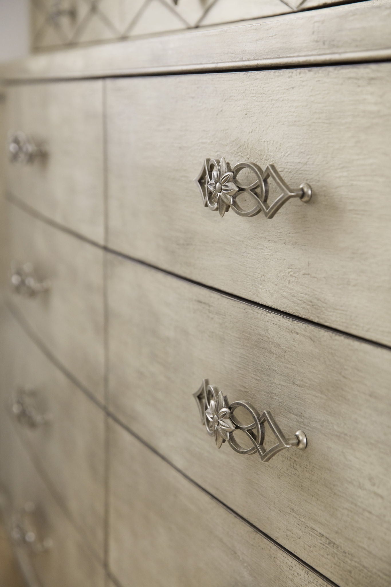 Sanctuary 2 - Diamont Dresser