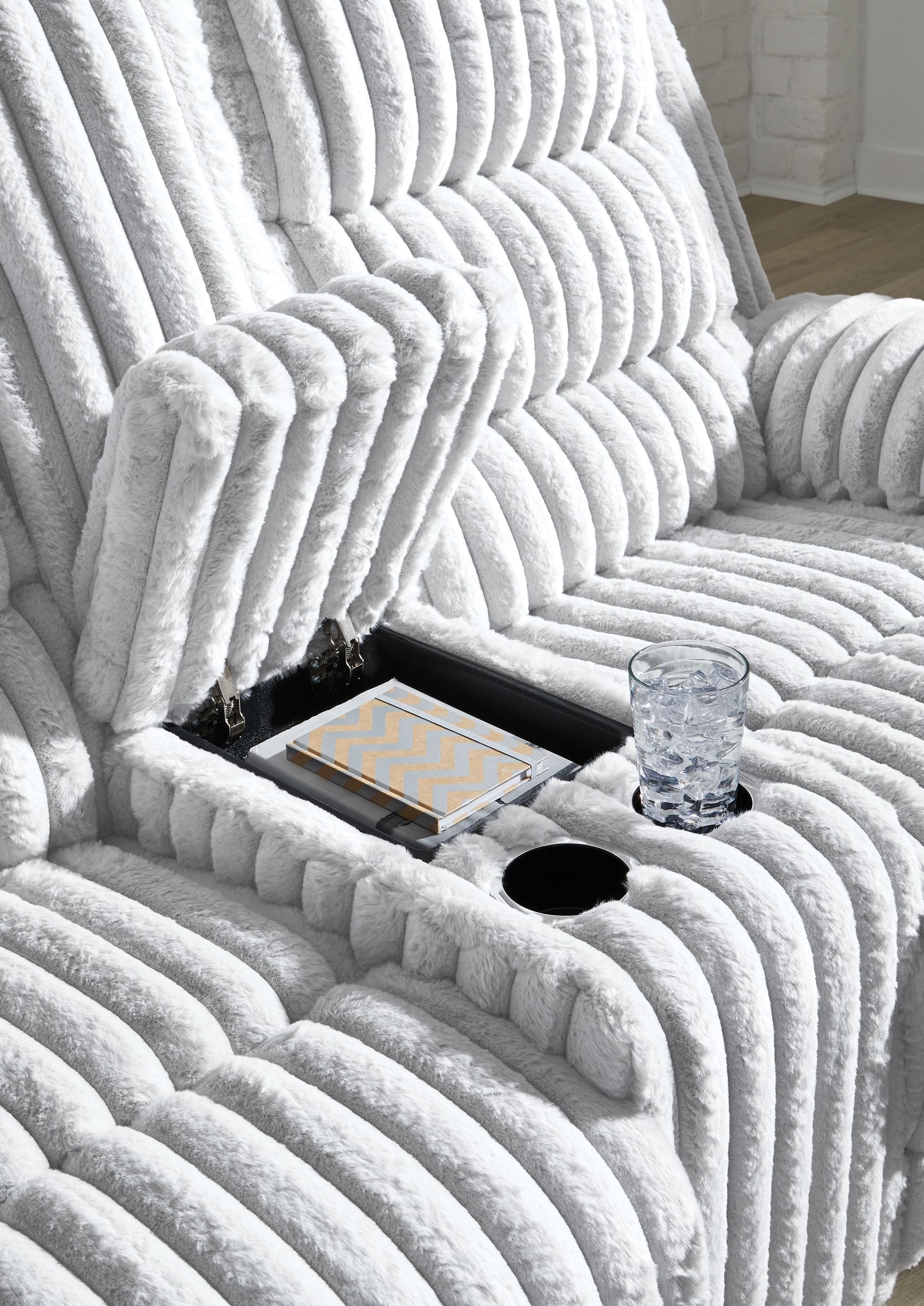 Rhines Falls - Alloy - Double Reclining Power Loveseat With Console