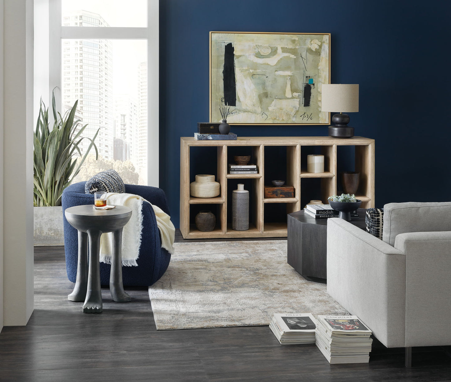 Commerce And Market - Spot table - Black