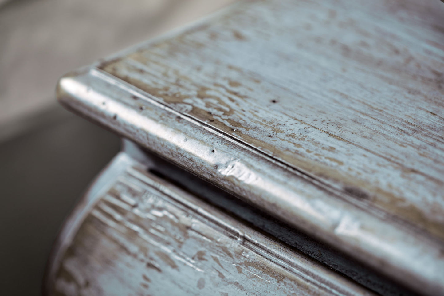 Beaumont - Bachelors Chest