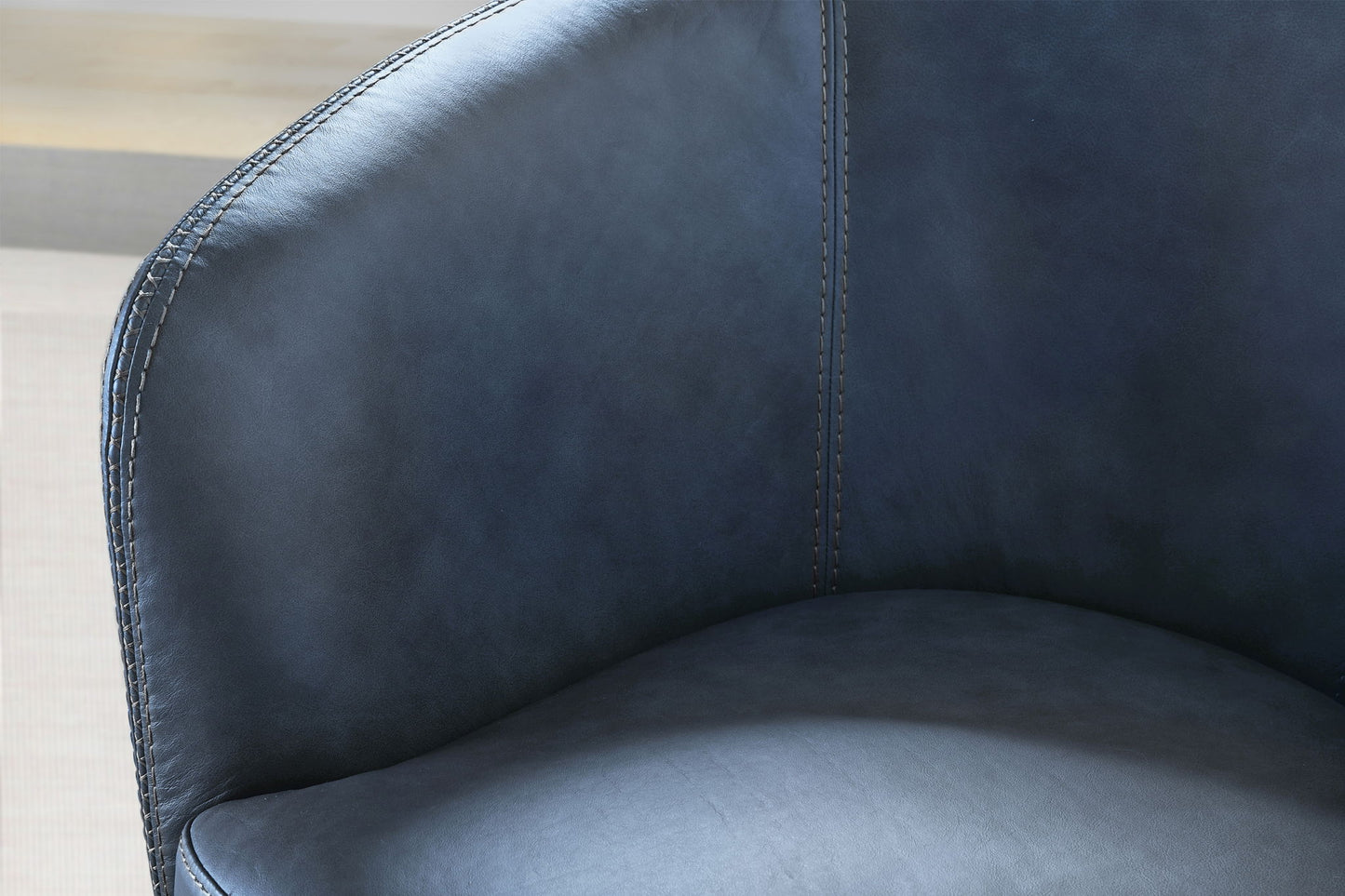 Barolo - Swivel Club Chair