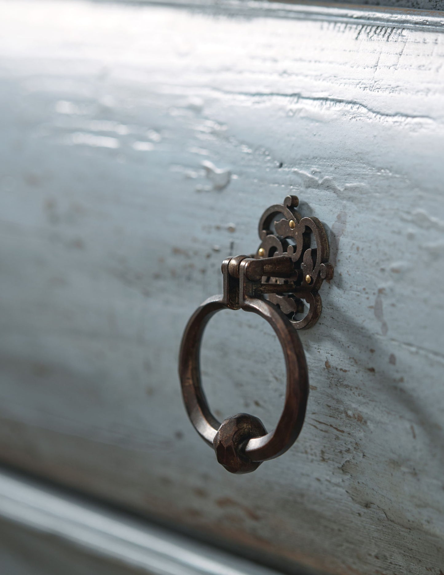 Beaumont - Bachelors Chest