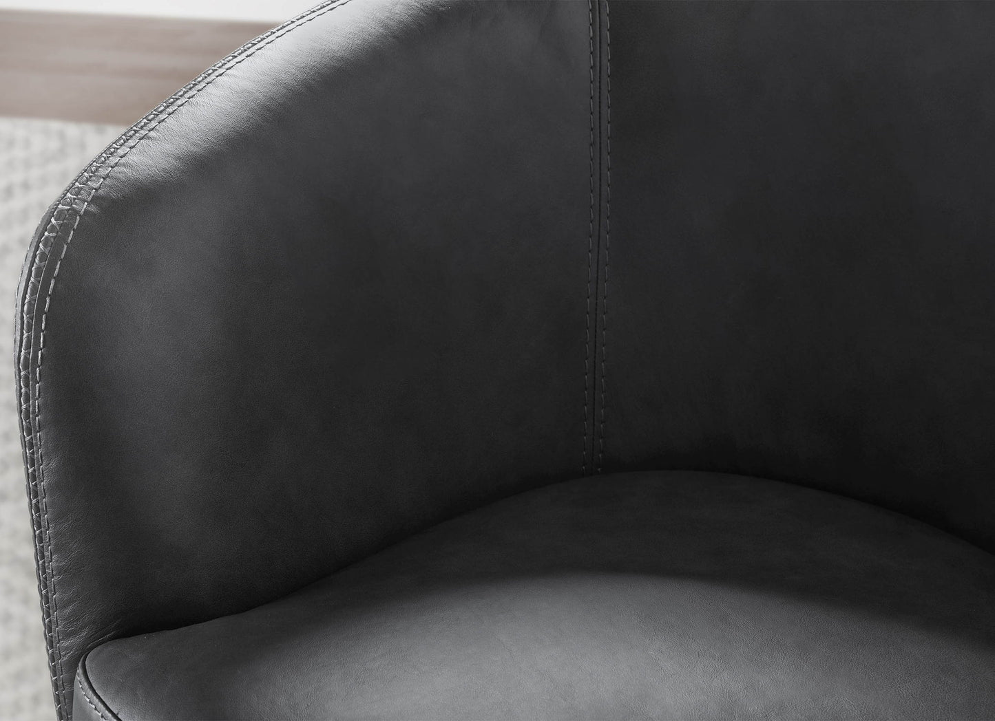 Barolo - Swivel Club Chair