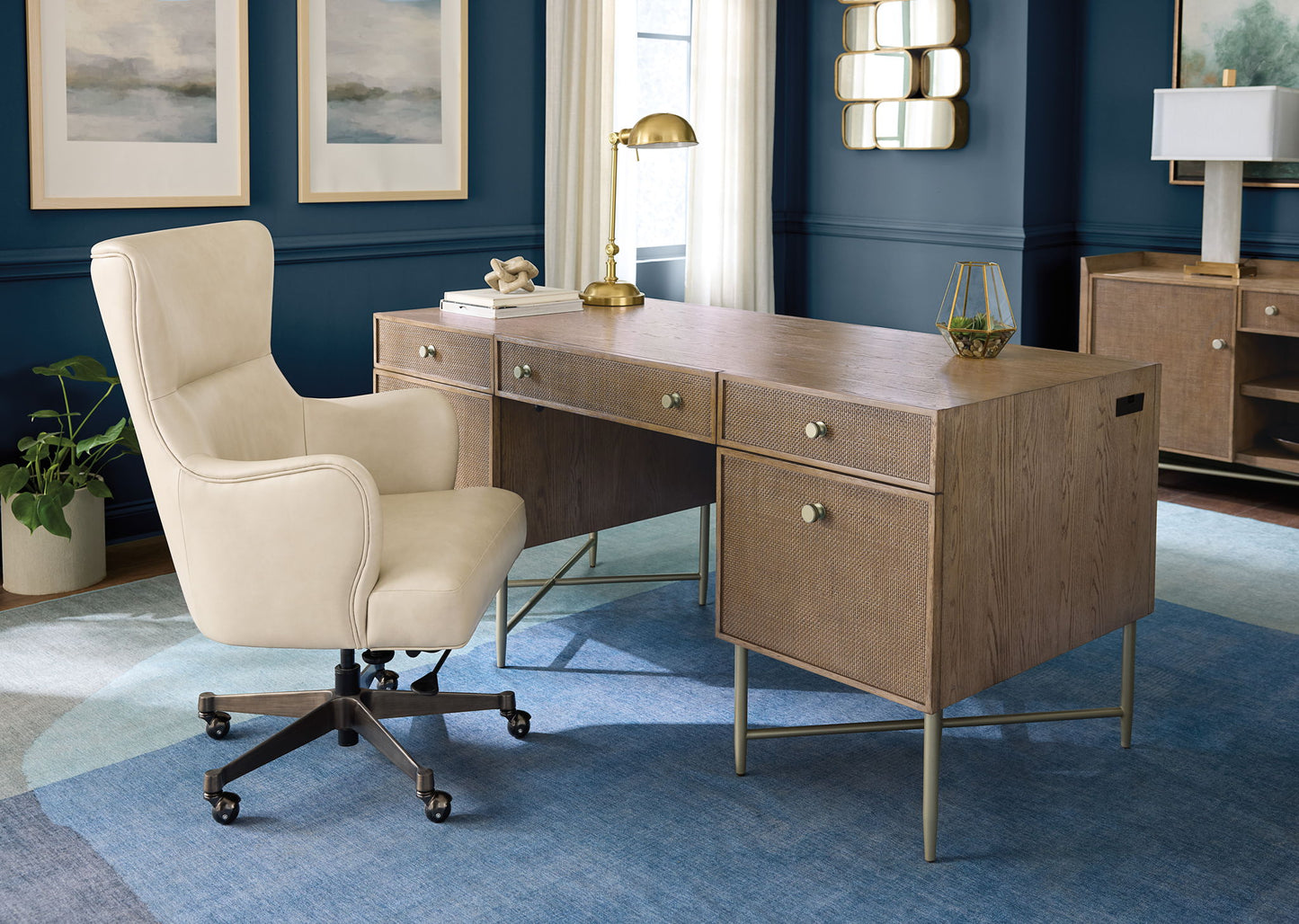 Sonnet - Sonnet Executive Desk - Dark Gray / Light Brown