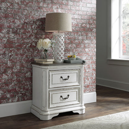 Magnolia Manor - Upholstered Bedroom Set