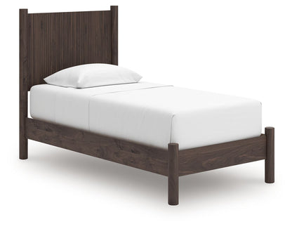 Pamytta - Panel Platform Bedroom Set