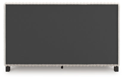 Zuraleus - Upholstered Bed