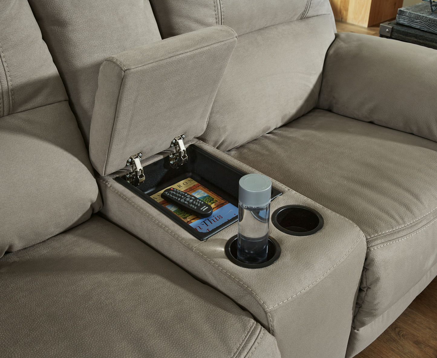 Next-Gen Gaucho - DBL Rec Loveseat w/Console - Putty