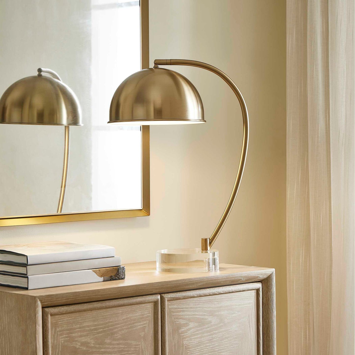 Romani - Brass Desk Lamp - Gold