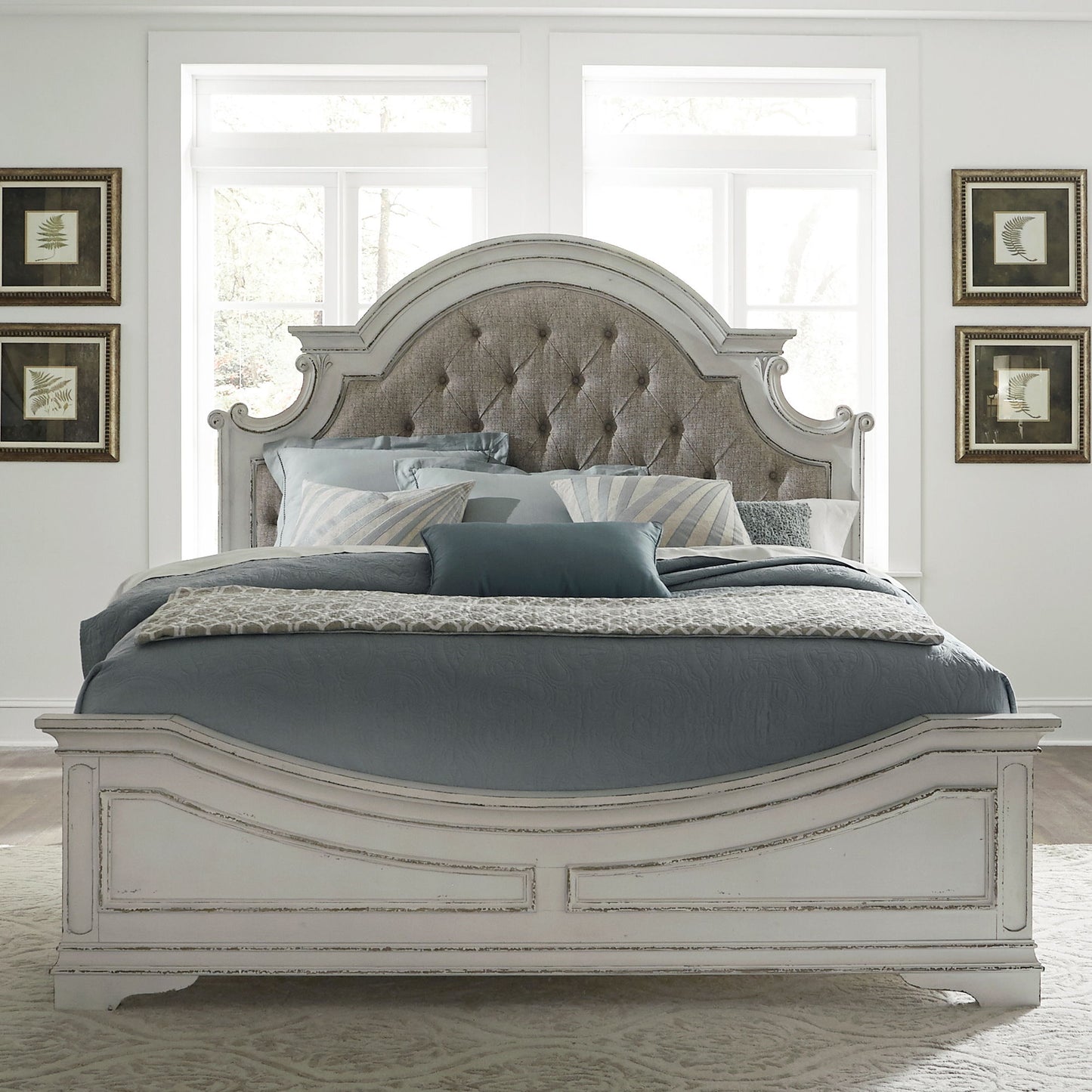 Magnolia Manor - Upholstered Bedroom Set