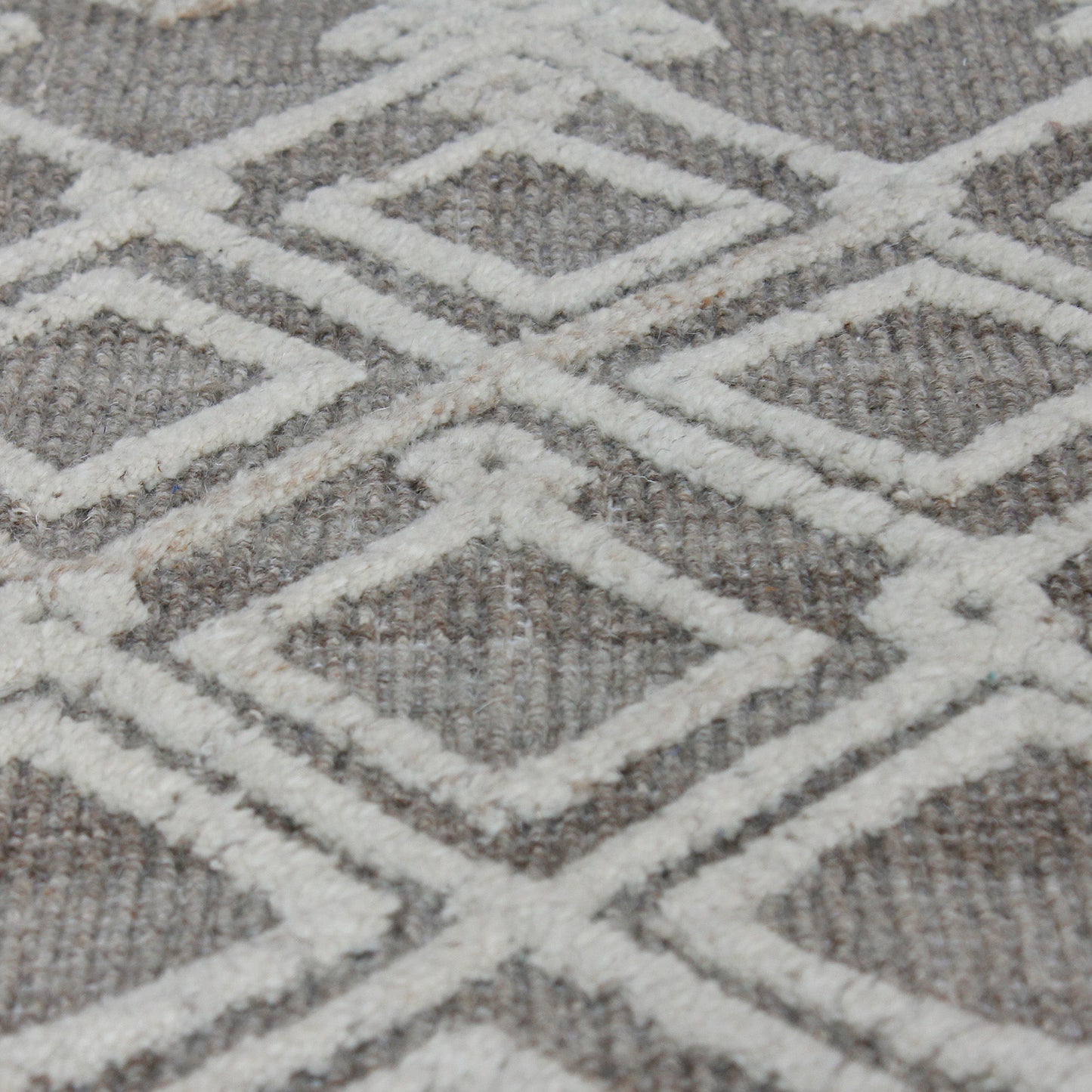 Sieano - 5 X 8 Rug - Gray-Ivory