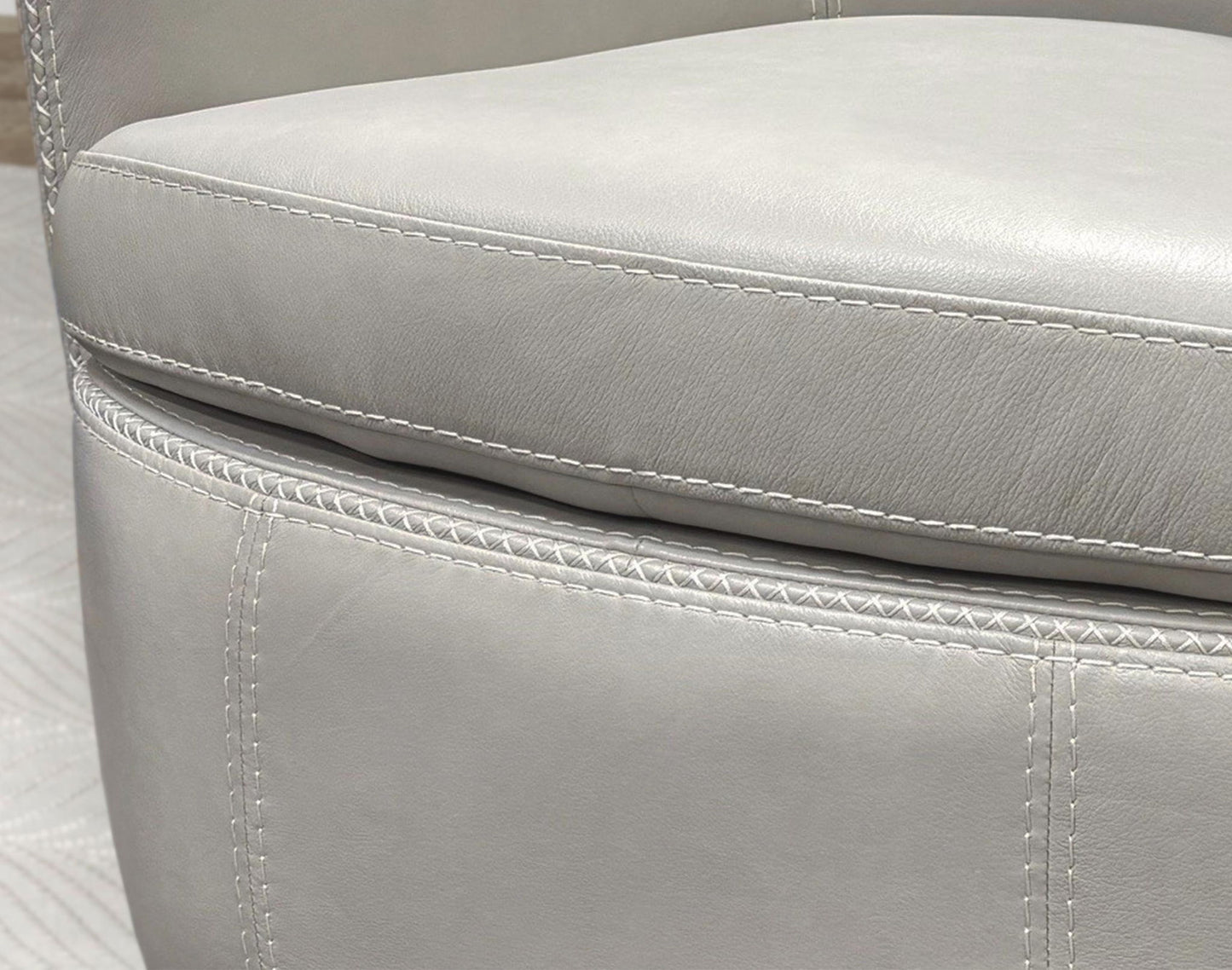 Barolo - Swivel Club Chair