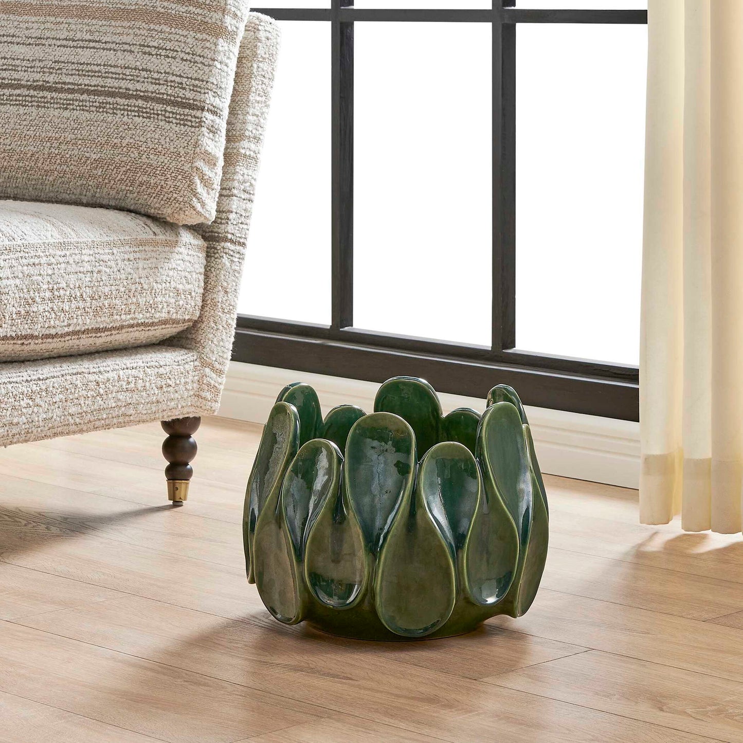 Petal Pinch - Indoor-Outdoor Bowl - Green