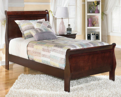 Alisdair - Sleigh Bed Set