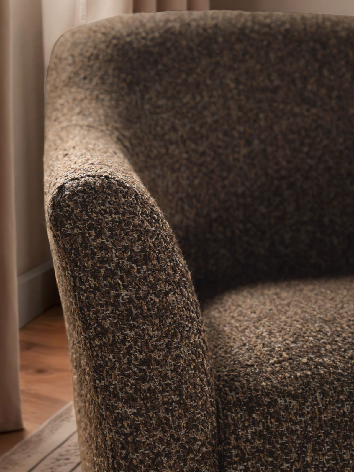 CC - Everett Swivel Chair