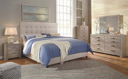 Dolante - Upholstered Bed