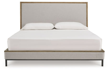 Tomtyn - Upholstered Bed