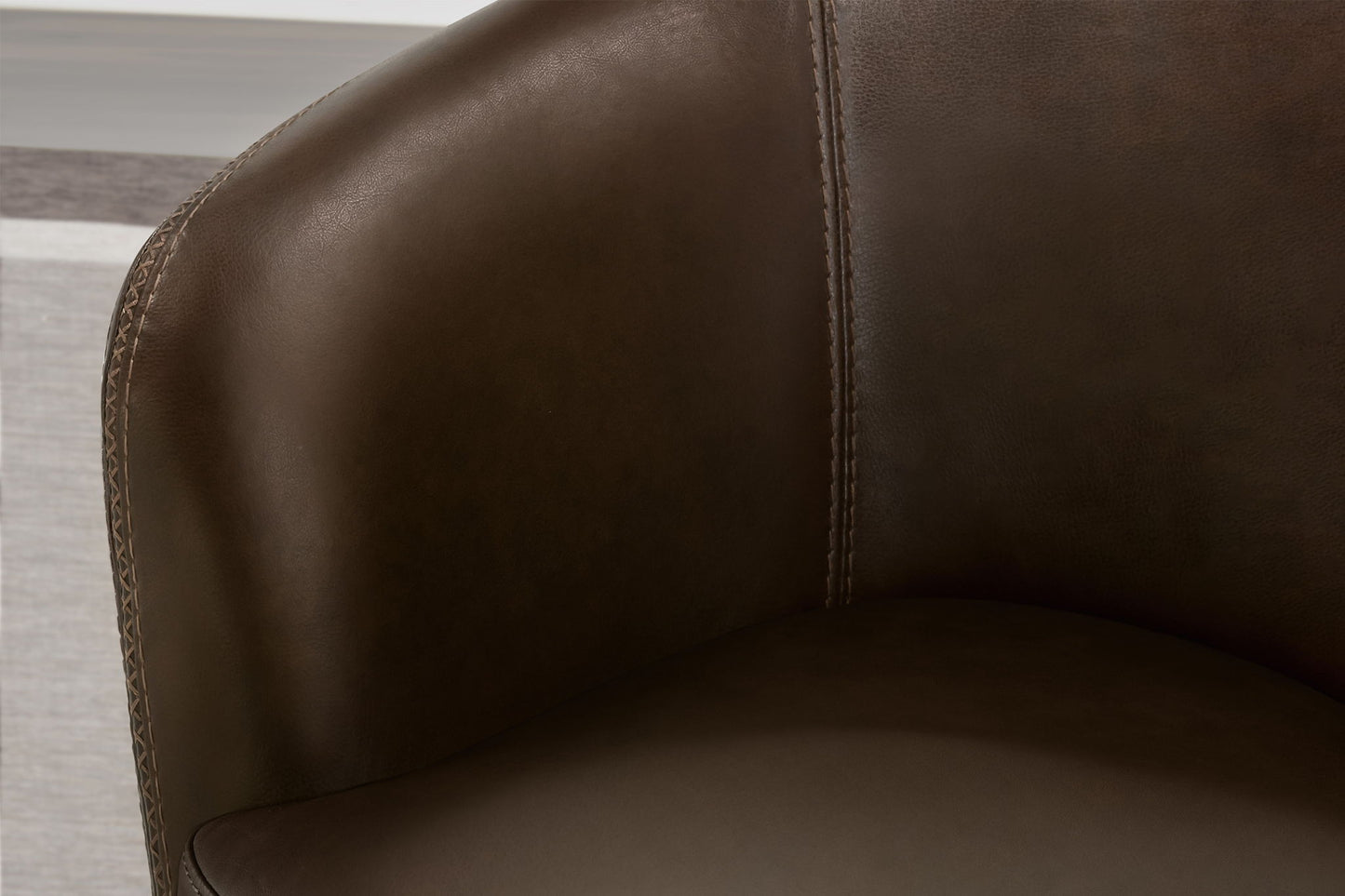 Barolo - Swivel Club Chair